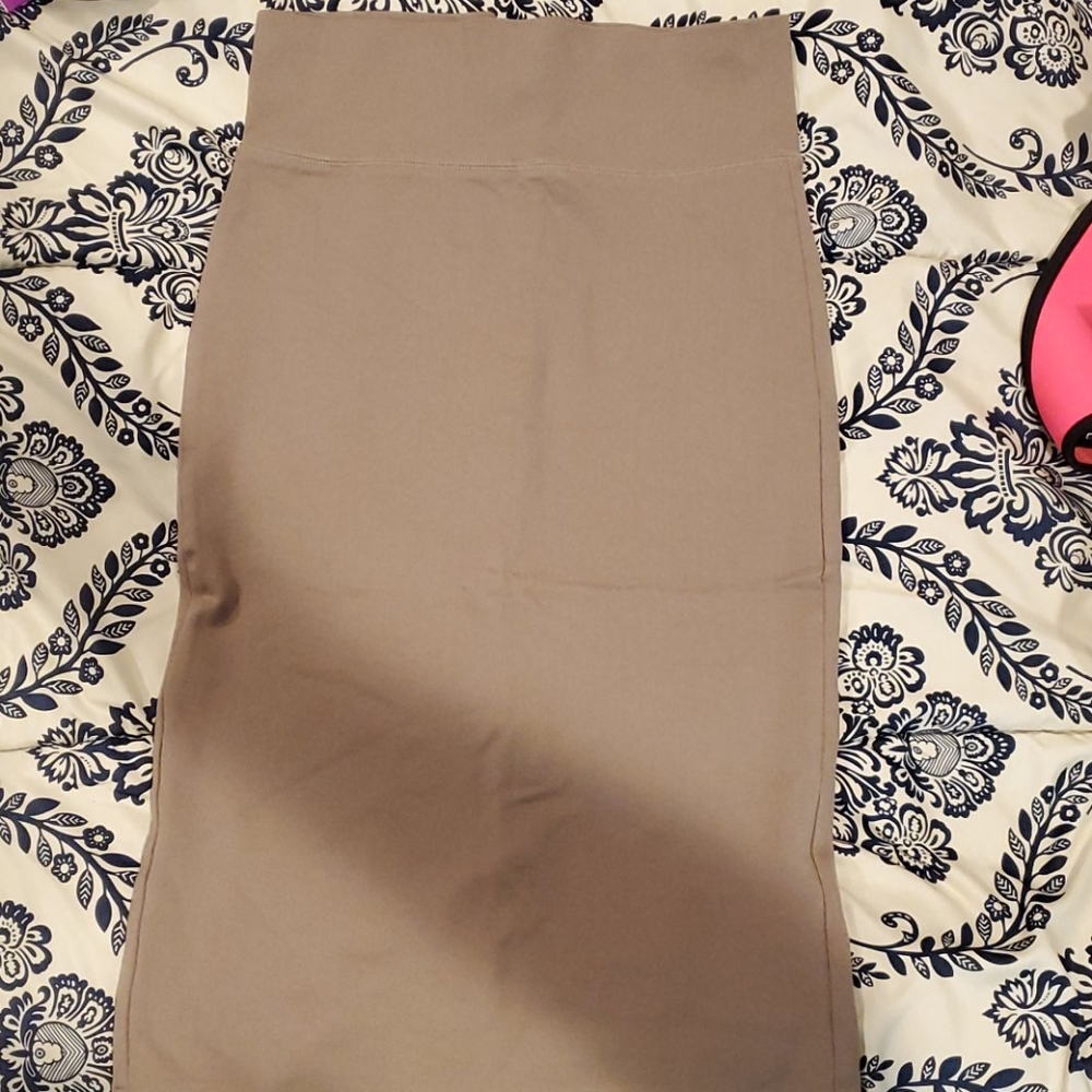 Tan size small pencil skirt